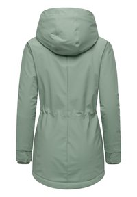 Grüne wasserdichte Jacke mit einer angepassten Kapuze, elastischem Taillenbund, langen Ärmeln und einer glatten, strukturierten Oberfläche. Keine sichtbaren Beschläge oder Muster.