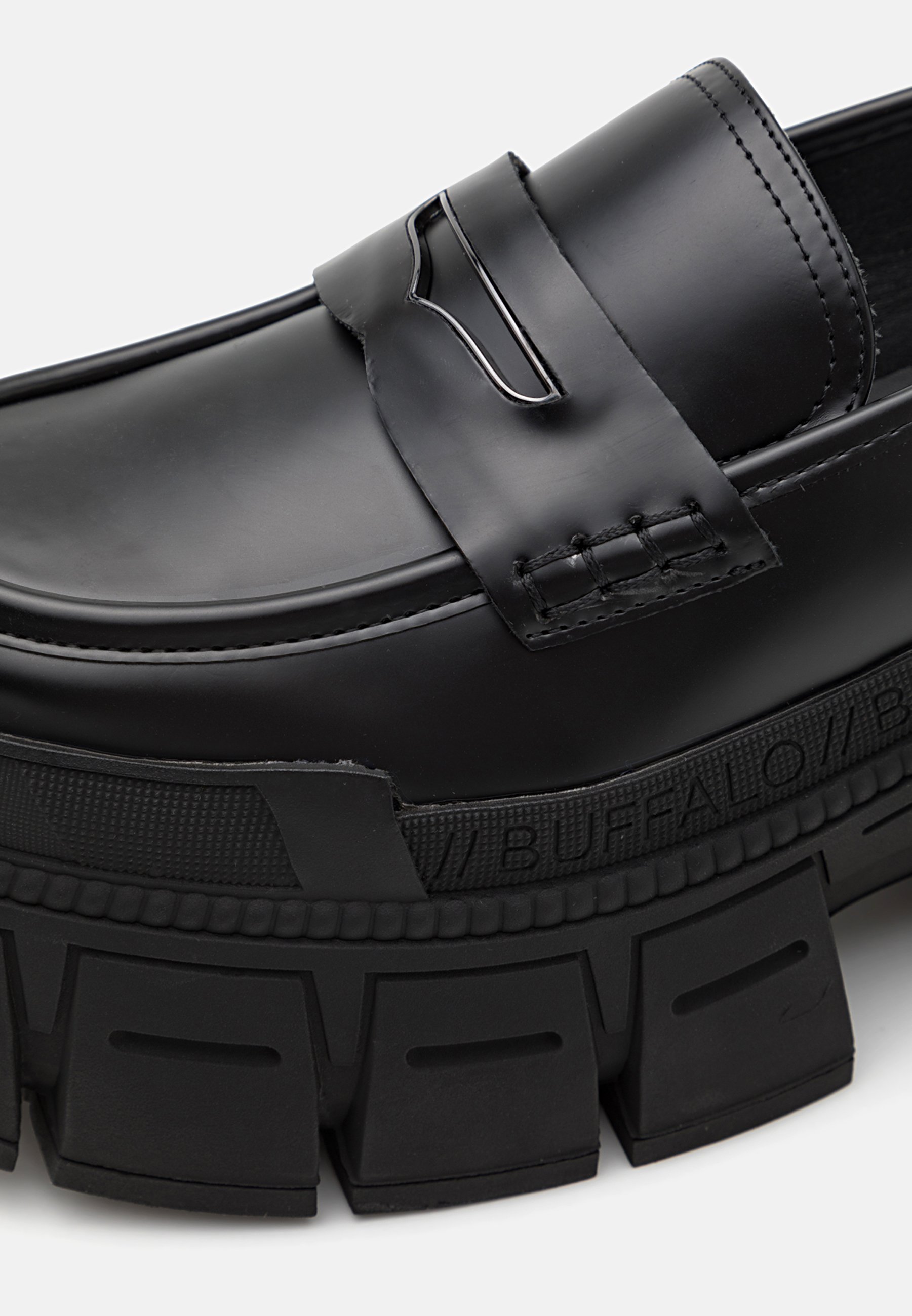 Buffalo Gospher Loafer Vegan 1622348 - Scarpe Basse Da Donna Con Tacco 7cm, Colore Nero