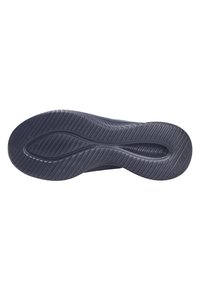 Suela de zapatilla azul oscuro con una superficie de goma texturizada. Presenta surcos para tracción y un talón redondeado. Diseño simple y funcional.