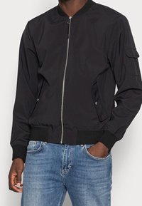 REVOLUTION Bomber bunda - black
