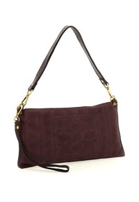 Borsa a mano in suede marrone scuro con motivo floreale a sbalzo, hardware dorato e tracolla e manico staccabili.