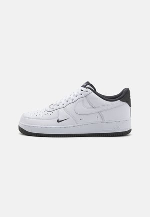 Nike Sportswear AIR FORCE 1 '07 biały