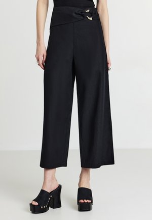 CULOTTE CON FIBBIA - Pantaloni - ultrablack