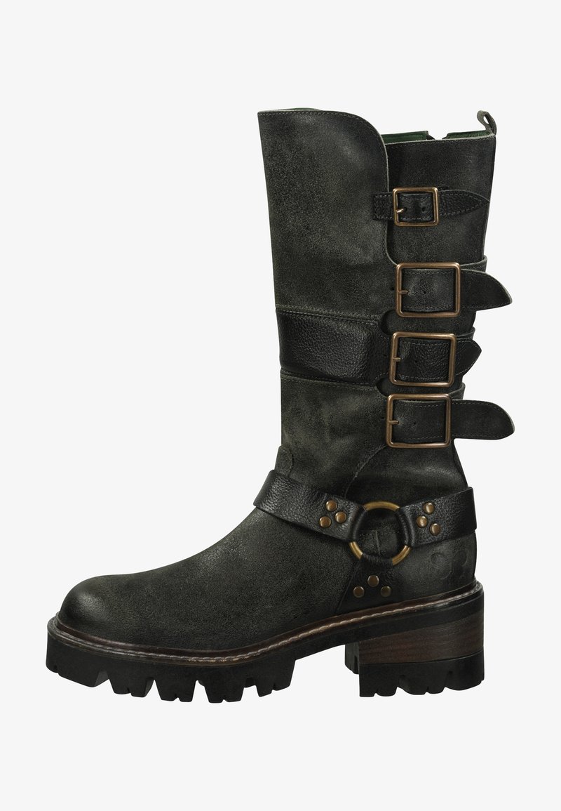 Schwarze Lederstiefel bis zum Knie mit drei Schnallen, abgerundeter Spitze, strukturierter Oberfläche, klobiger Sohle und metallischen Akzenten am Riemen.