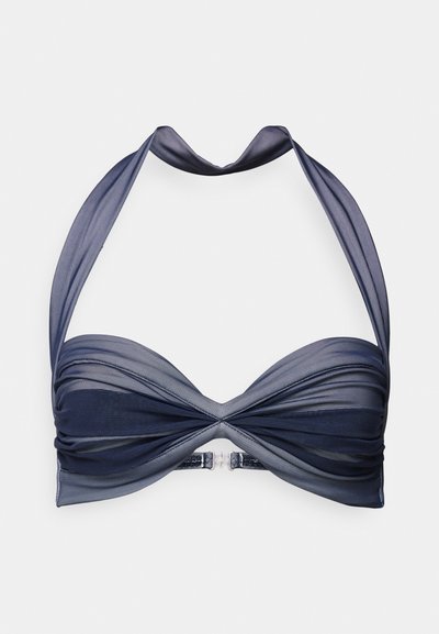 Marineblå, vridd stoff halterneck bikinitopp med en glatt tekstur. Har en klar spenne og et rynket design i midten.