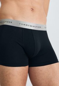 Tommy Hilfiger SIGNATURE TRUNK METALLIC 3 PACK - Chiloți boxer - light cast/antique silver/dark ash