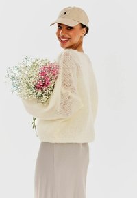 NAOKO Svetrík - off-white