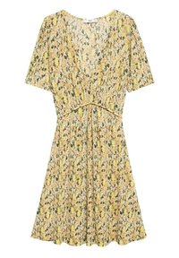 Vestido floral con escote en V, mangas cortas y cintura ceñida. Fondo amarillo con patrones verdes y florales. Tejido liviano.