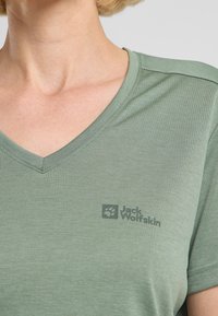 Jack Wolfskin CROSSTRAIL  - T-shirt basic - eucalyptus