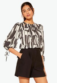 Unausgewählt, black white