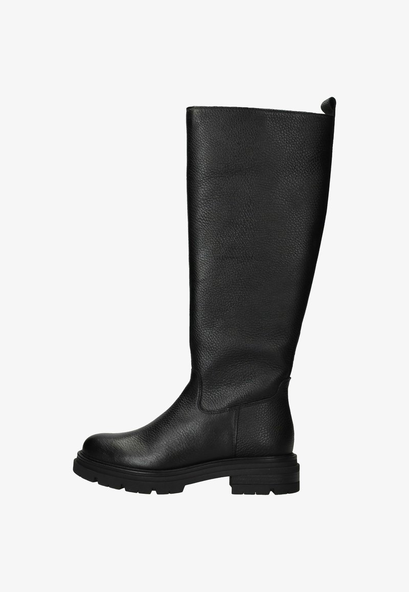 Zwarte laars tot de knie van gestructureerd leer met een ronde neus en dikke rubberen zool. Eenvoudig ontwerp met een lichte hak en een trekband aan de bovenkant.