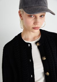 Selected Femme SLFBIRTE CABLE CROPPED  - Cardigan - black