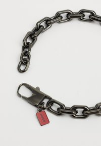 HUGO STACKEDCHAIN BRA UNISEX - Apyrankė - dark grey