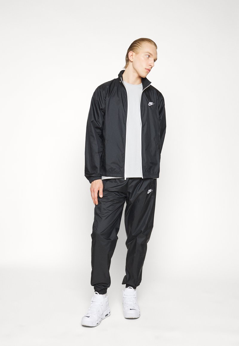 officieel Azië Glimp Nike Sportswear CLUB - Tracksuit - black/white/black - Zalando.de