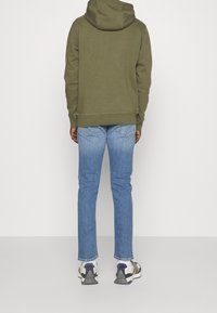 Tommy Jeans Jersey con capucha - olive