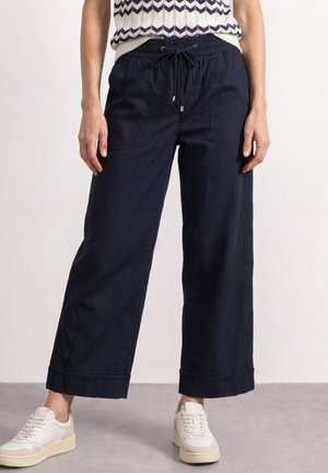 Street One STRAIGHT LEG HOSE IM CASUAL FIT MIT TURN-UP - Pantalon classique - darkest blue