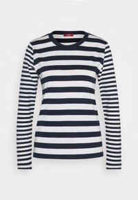 Langärmliges gestreiftes T-Shirt in Marineblau und Weiß mit rundem Ausschnitt, hergestellt aus einem weichen Stoff und mit gleichmäßigen horizontalen Streifen.