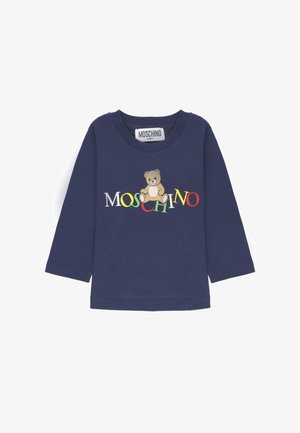 Maglietta per bambino a maniche lunghe di colore blu navy con il testo "Moschino" colorato e una grafica di un orsetto centrata sulla parte anteriore.
