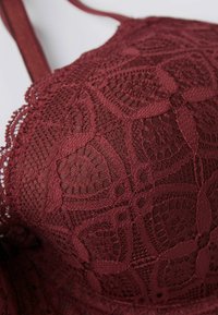Intimissimi SOFIA  - Balconette-bh - bordeaux - folk red