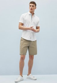 Next - Shorts - navy blue grey wheat Thumbnail-Bild 1