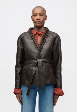 Μπουφάν από συνθετικό δέρμα - marron