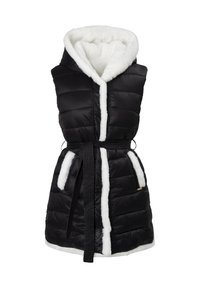 Schwarze, steppierte ärmellose Weste mit großer Kapuze, weißen Kunstfellbesätzen, Fronttaschen und einem schwarzen Gürtel, der in der Taille gebunden ist.