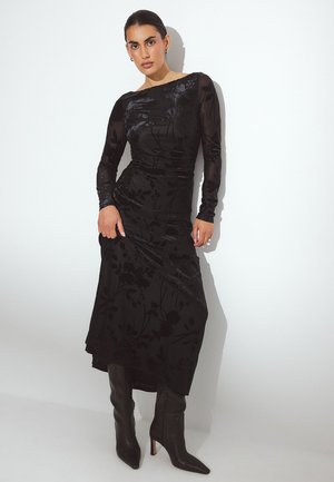 LONG SLEEVE OPEN BACK - Maxikjoler - black