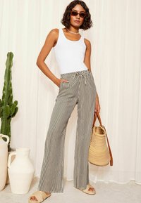 Friends Like These WIDE LEG CRINKLE PRINTED ELASTICATED WAIST - Dresside alumine osa - white