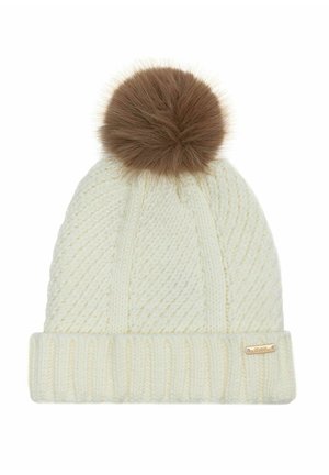 Biały dzianinowy beanie z wzorem w warkocze. Ma na górze brązowy pompon z sztucznego futra oraz ściągacz. Udekorowane złotą tabliczką z logo.