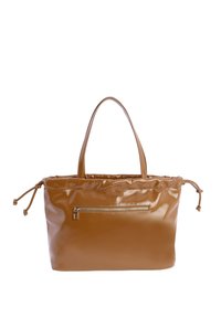 Bolso tote marrón brillante con parte superior fruncida, dos asas para el hombro y un bolsillo frontal con cremallera. Textura suave con detalle de cordón en los lados.