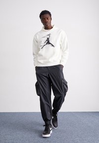 Jordan M J HBR FLC PO - Mikina s kapucňou - sail/black