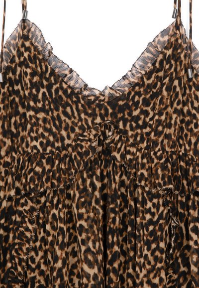 Leopardenprint jurk met gerimpelde randen, voorzien van een v-hals en dunne schouderbandjes. Gemaakt van lichte, gestructureerde stof.