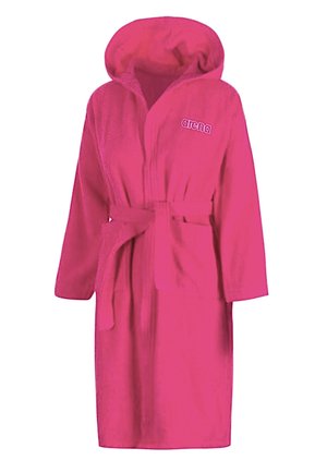 Accappatoio rosa con cappuccio, realizzato in tessuto morbido. Presenta maniche lunghe, una cintura in vita e un logo ricamato sul petto.