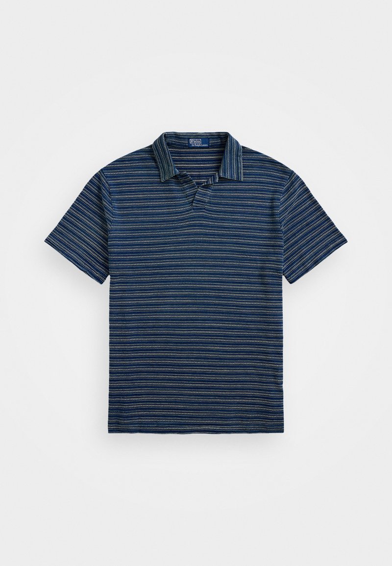 Polo de manga corta en azul oscuro con un patrón de rayas claras y cuello texturizado. Fabricado en tela suave, con tapeta de tres botones.