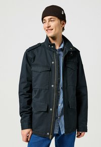 Wrangler SIGN OFF BEANIE - Gorro - mole