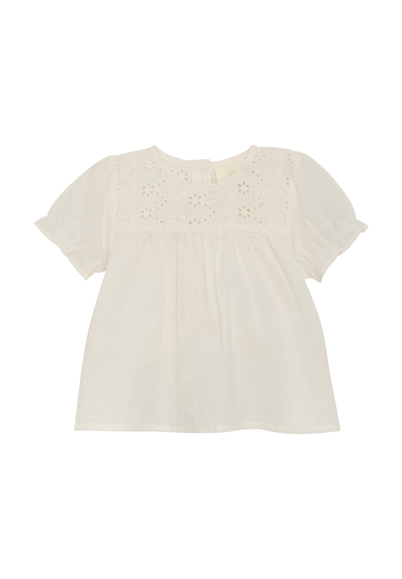 Witte katoenen blouse met korte pofmouwen, voorzien van een geborduurd bloemenpatroon aan de voorkant en een ronde hals met een kleine knoopsluiting.