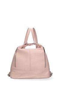 Borsa a tracolla in pelle rosa soft con doppi manici, due tasche verticali con cerniera sui lati e dettagli in metallo argento.