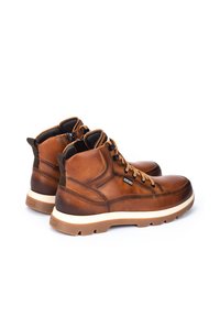 Pikolinos VIGO - Botines con cordones - brown