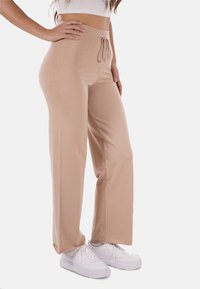 Markup Pantaloni sportivi - marrone chiaro