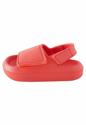 Sandale coral roșii, realizate din material sintetic texturat, având curele ajustabile și un design cu vârf deschis, dotate cu o talpă căptușită.