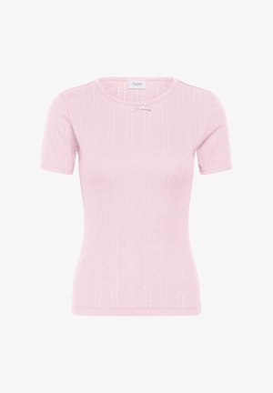 Svetlo rožnata kratka srajčka s kratkimi rokavi, oprijeta, z nežnim cvetličnim teksturiranim vzorcem in majhno pentljo pod okroglim izrezom na vratu.