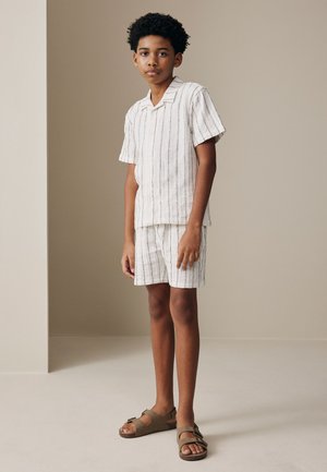 Next, REGULAR FIT - SHORT SLEEVE TEXTURED STRIPE SET   - Shorts - white