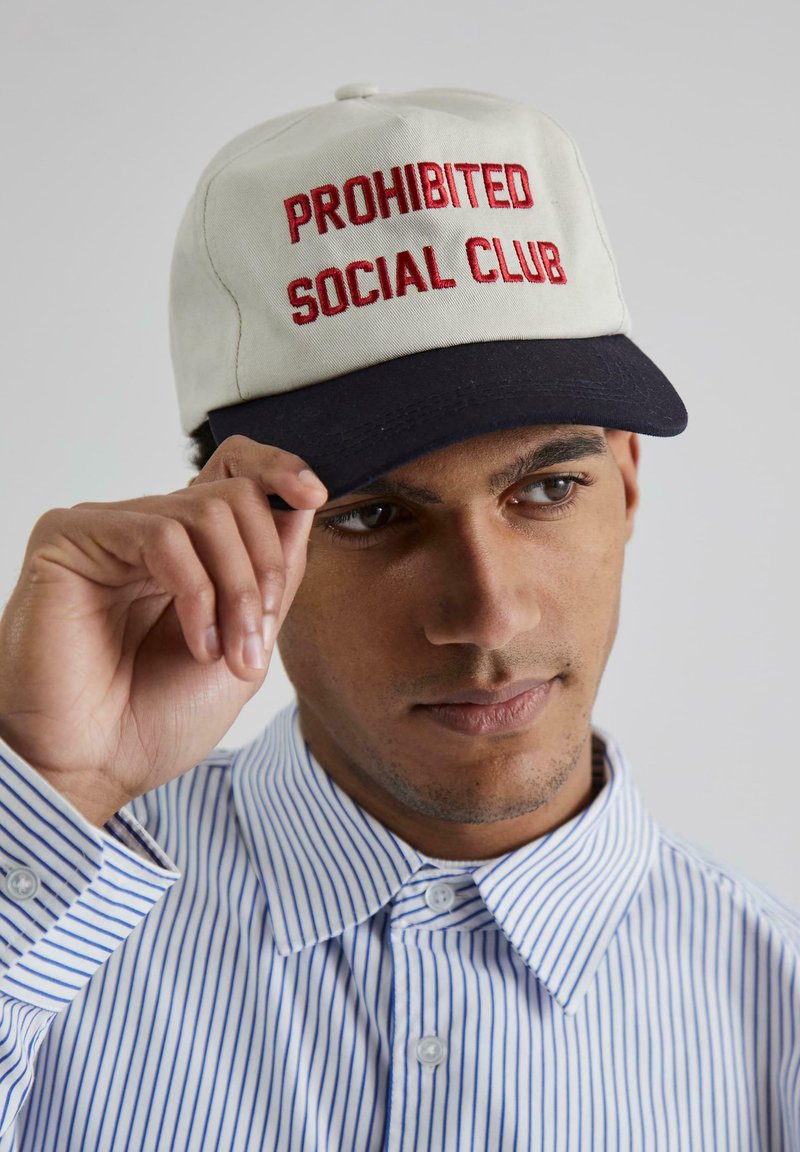 PROHIBITED CONTRAST - Sapka - off white grey green