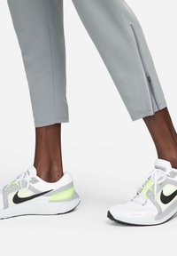 Nike Performance ELITE - Dresside alumine osa - smoke grey
