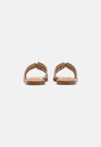 ALDO PILLOW WALK + FLEX ELENAA - Tagant lahtised kingad - bone