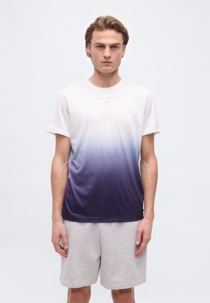 PUMA X HYROX POLY GRAPHIC TEE - Športové tričko - white/deep plum