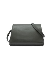 Borsa a spalla in pelle verde scuro con chiusura a ribalta, tracolla regolabile e logo in rilievo sulla parte anteriore. Texture liscia e design minimalista.