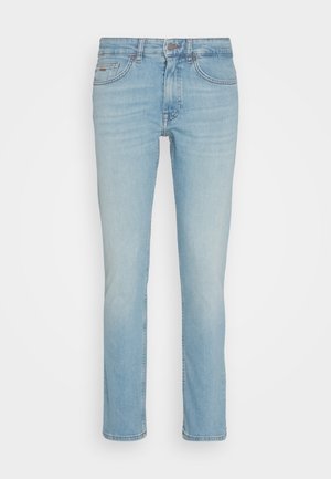 Lichtblauwe denim jeans met een recht beenontwerp, vijf zakken, riemlussen en subtiele vervaging details. Classieke hardware accenten.