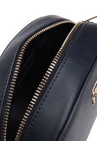 Tommy Hilfiger FRESH CAMERA BAG  - Ülerinna-kott - space blue