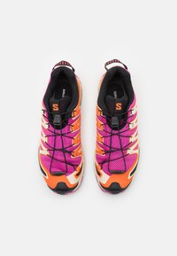 Salomon XA PRO 3D V9 - Běžecké boty do terénu - rose violet/dragon fire/papaya